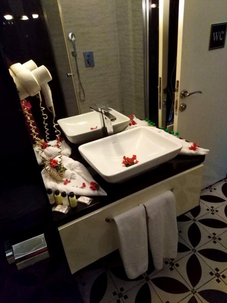 إزمير Wox Ew Hotel المظهر الخارجي الصورة
